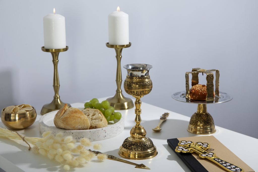 Shabbat Table Decor